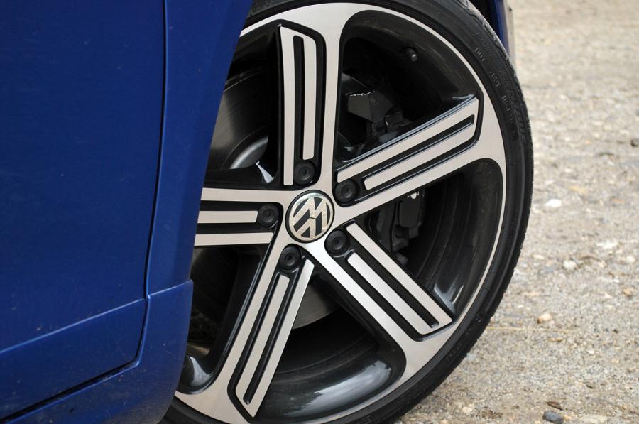  Volkswagen Scirocco R 2014 года  (фото 26 из 44)